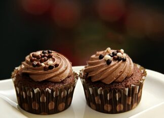 Alternatywy dla tradycyjnych pączków – donuty i muffinki z efektowną dekoracją