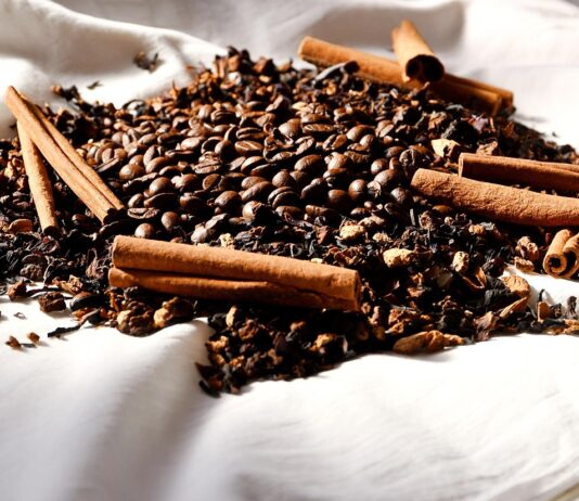 Jak się pakuje i przechowuje zieloną kawę?