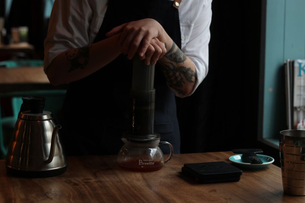 Jak powstał aeropress? Historia genialnego inżyniera zabawek, który zmienił świat kawy