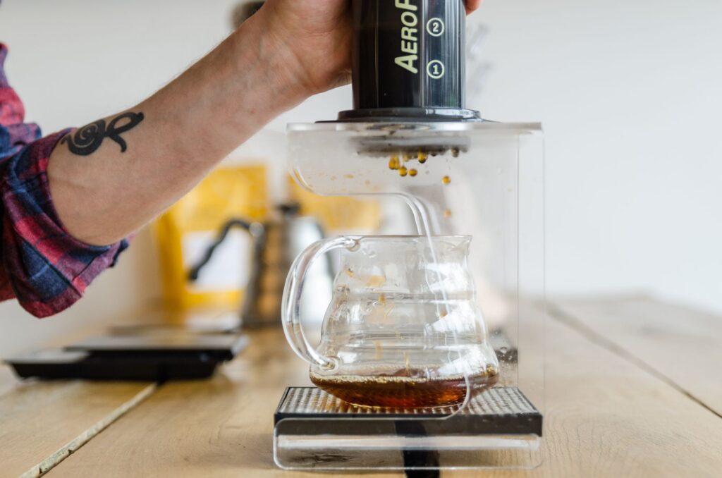Jak powstał aeropress? Historia genialnego inżyniera zabawek, który zmienił świat kawy